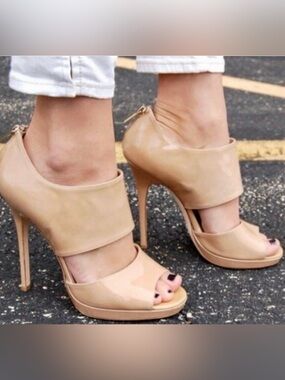 JIMMY CHOO - STILETTO - NUDE - PATENT LEATHER